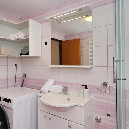 Flat With Private Pool Rastane *