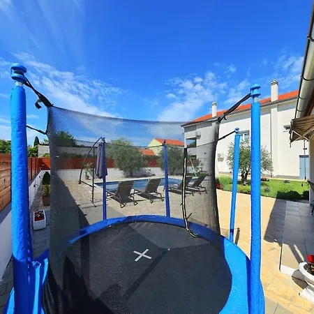 Flat With Private Pool Rastane Apartmán Donje Rastane