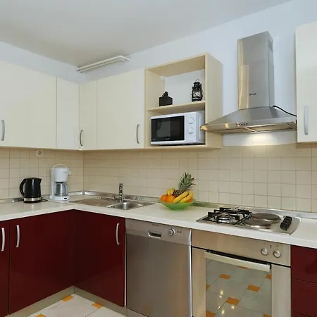Flat With Private Pool Rastane *