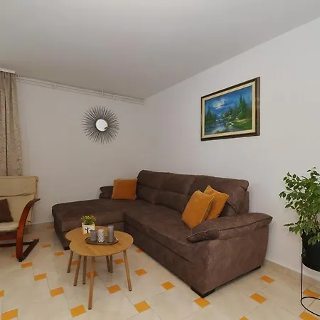 Flat With Private Pool Rastane Apartament Donje Rastane