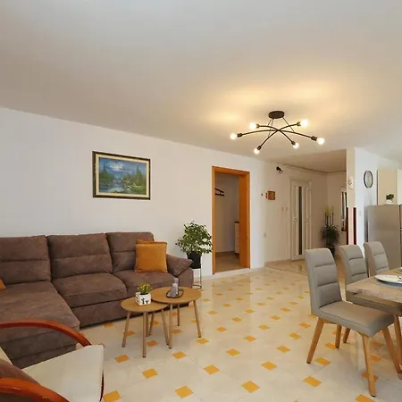 Flat With Private Pool Rastane Donje Rastane