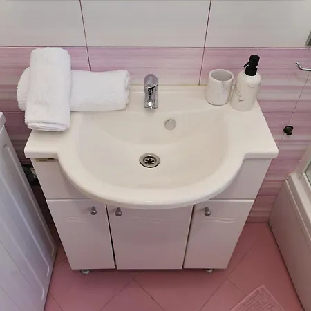 Flat With Private Pool Rastane Donje Rastane