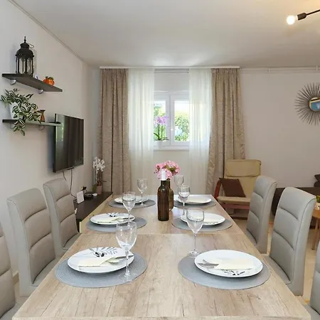 Apartment Flat With Private Pool Rastane Donje Rastane