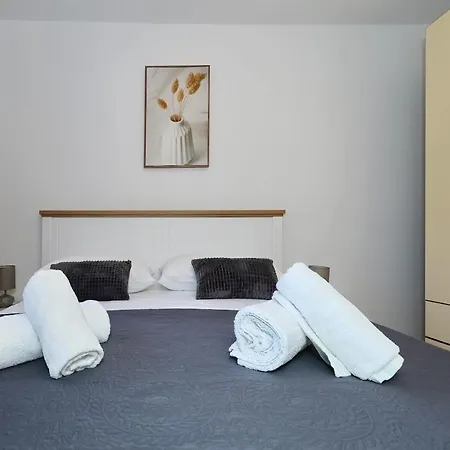 Flat With Private Pool Rastane * Donje Rastane
