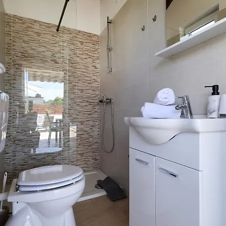 Flat With Private Pool Rastane Apartment
